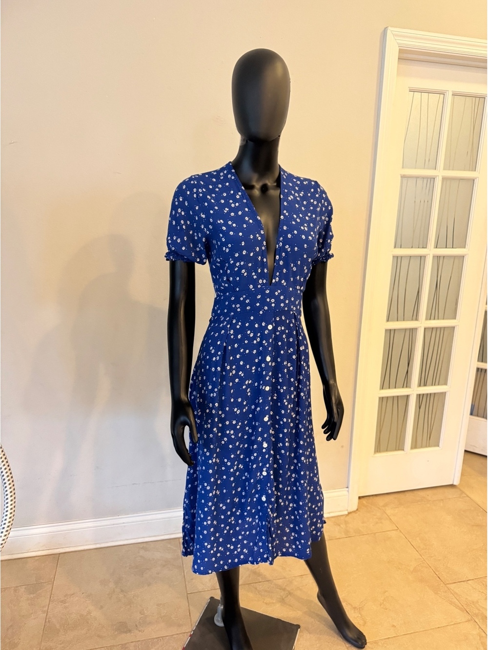 Faithfull The Brand Women’s Dress Size 6 Blue Floral Midi Button Front Tie Back